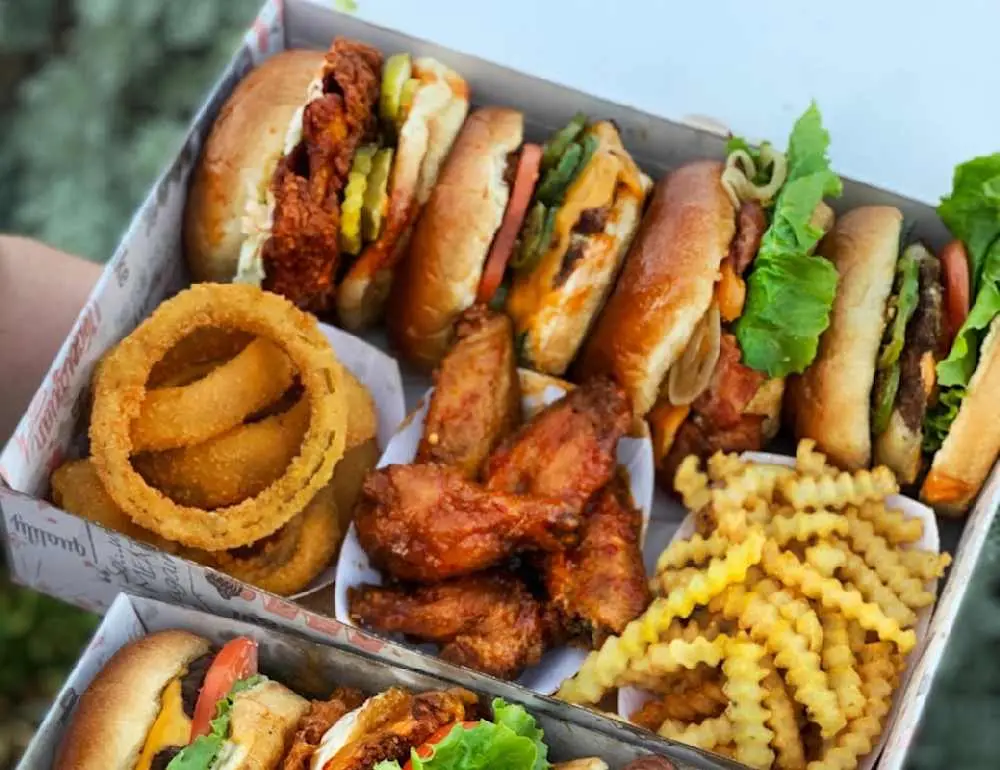 B'igi Sampler 4 Family Box at iniBurger