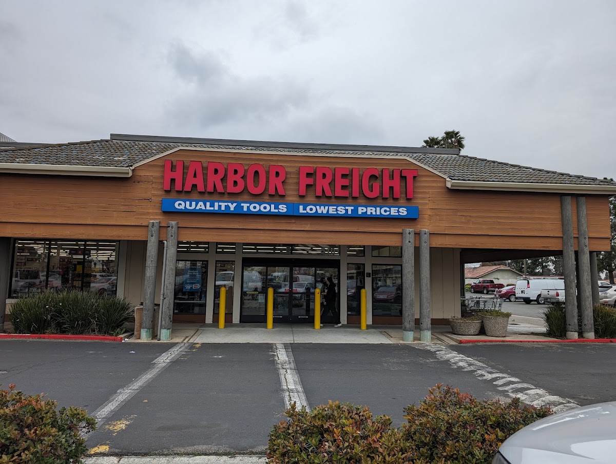 Mowry Landing Shopping Center