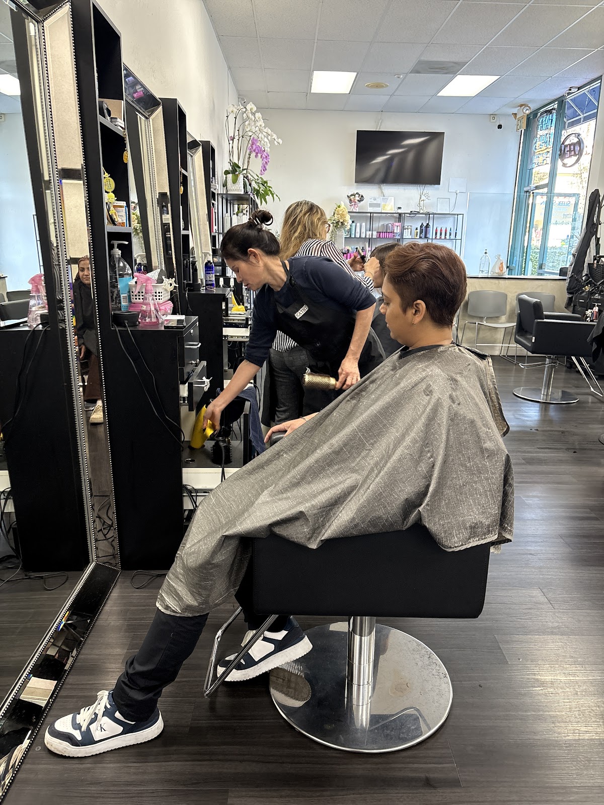 Sleek Salon