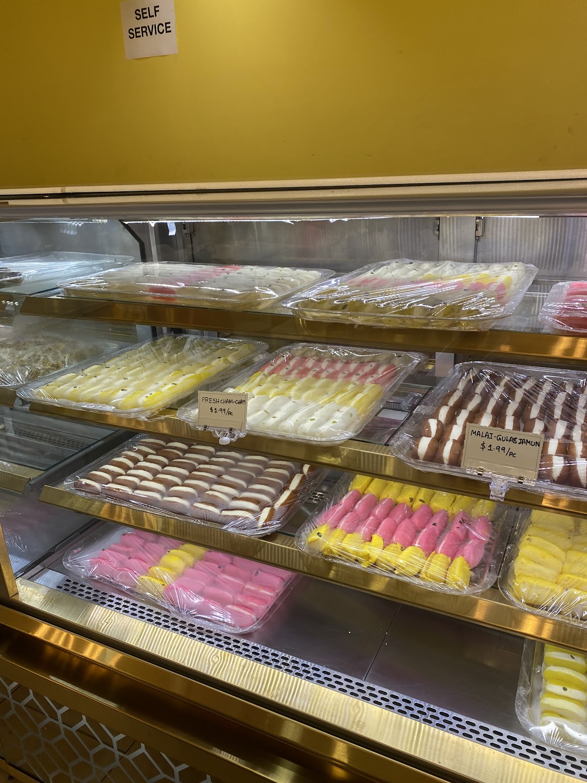Rajwadi Thali Chaat & Sweets