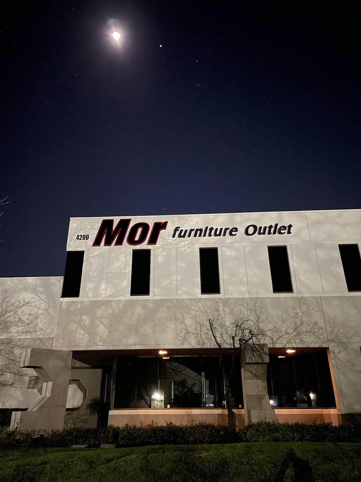 Mor Furniture for Less Outlet