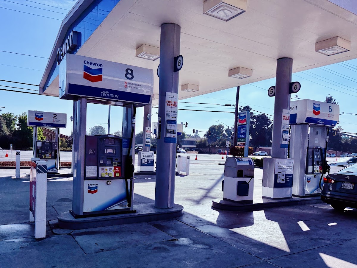 Chevron Santa Clara