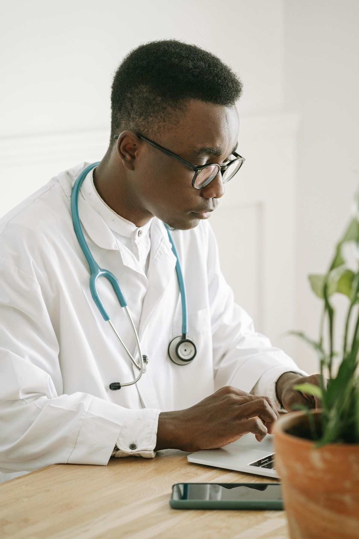 Dr. Tulsidas R. Gwalani, MD