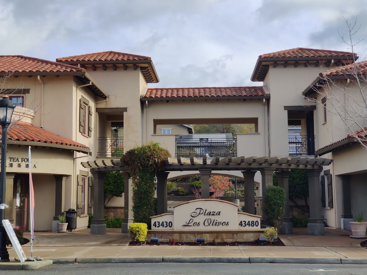 Plaza Los Olivos