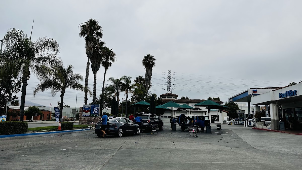Super Station Car Wash & Lube