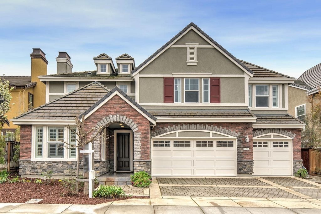 Nargis Radjapova-Compass | Realtor