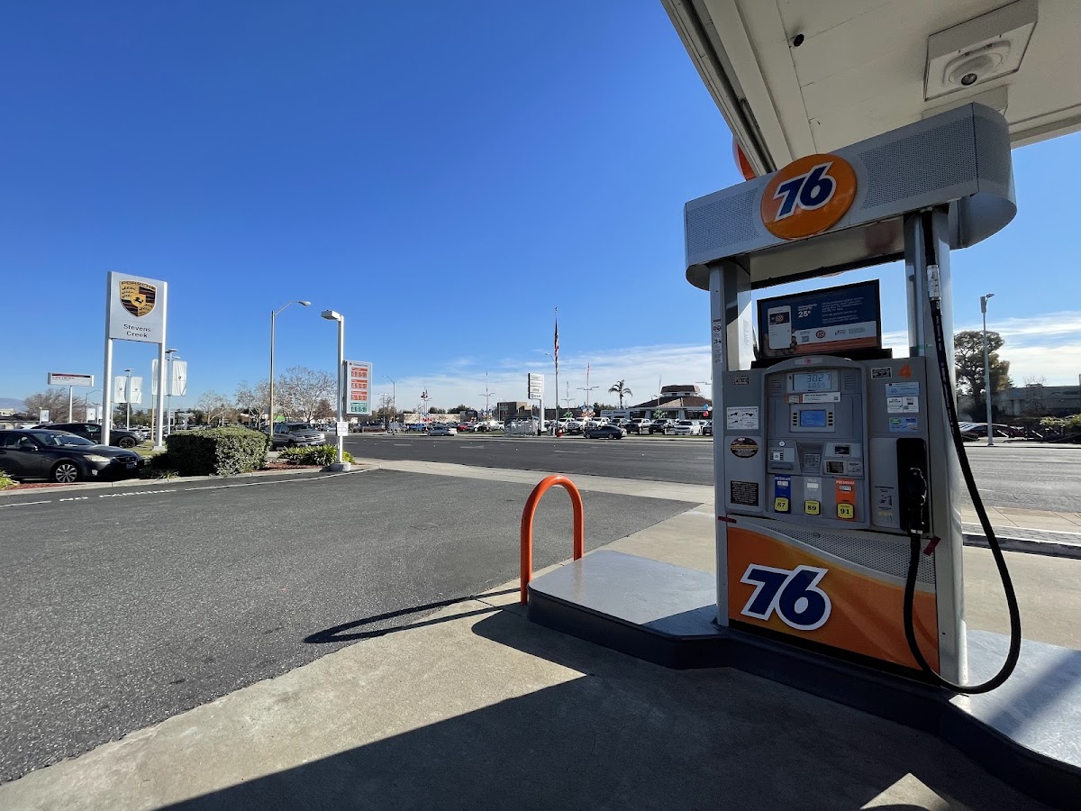 76 Gas Station Santa Clara