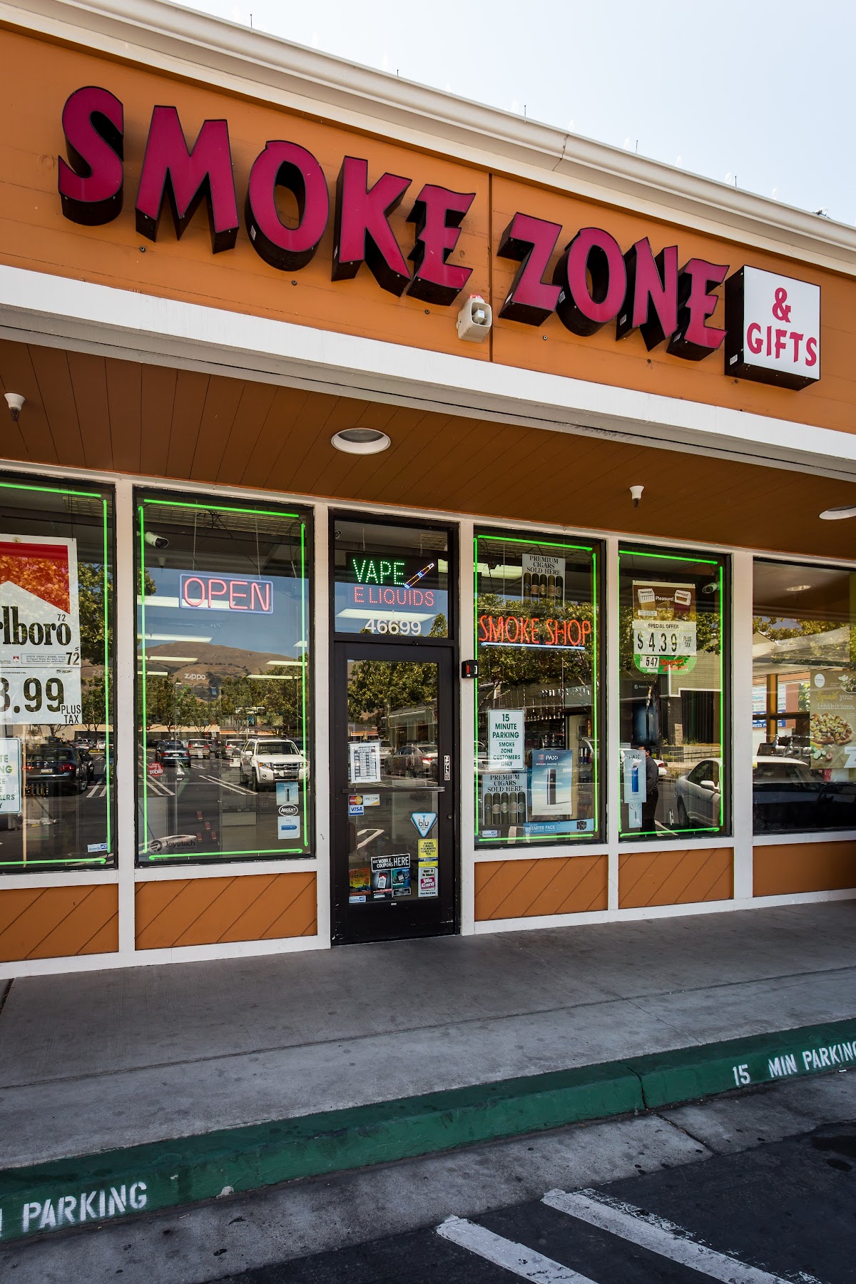 Smoke Zone & Gifts