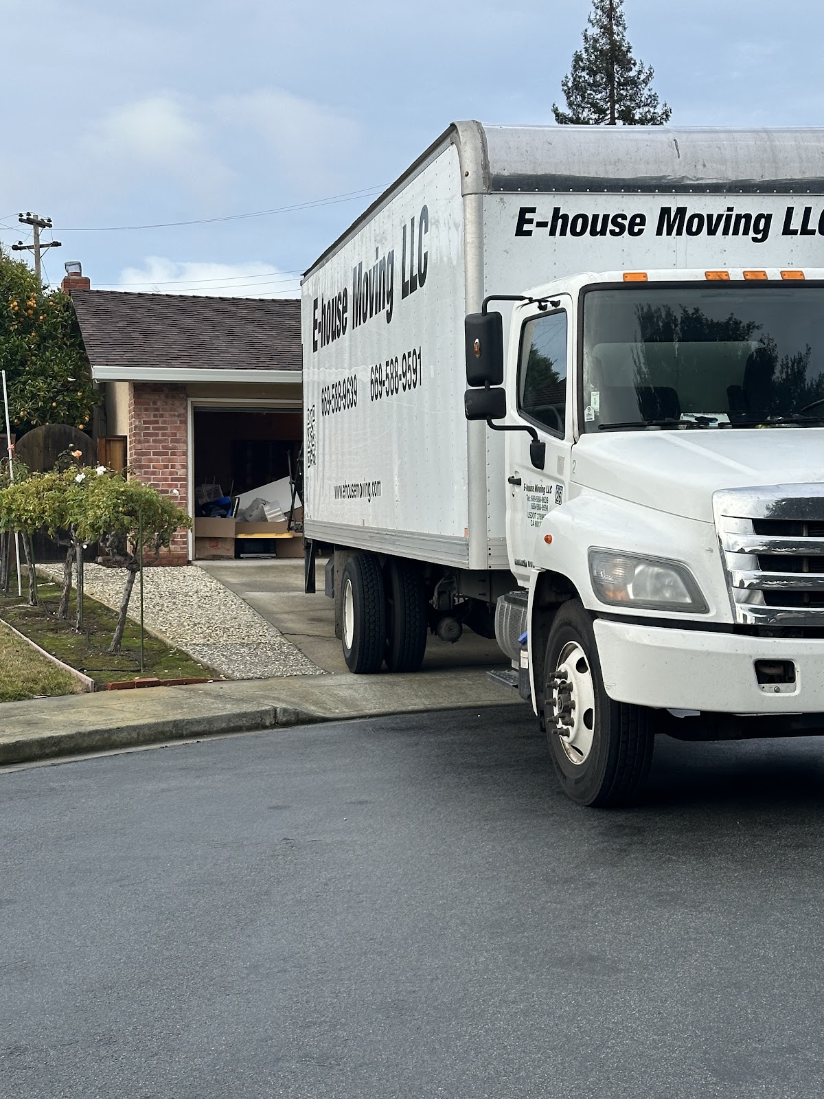 E - House Moving