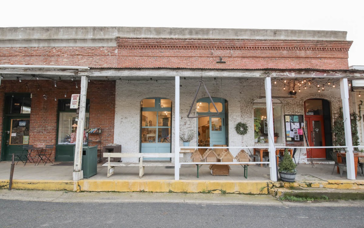 Dreamy Whites — in Amador City, CA