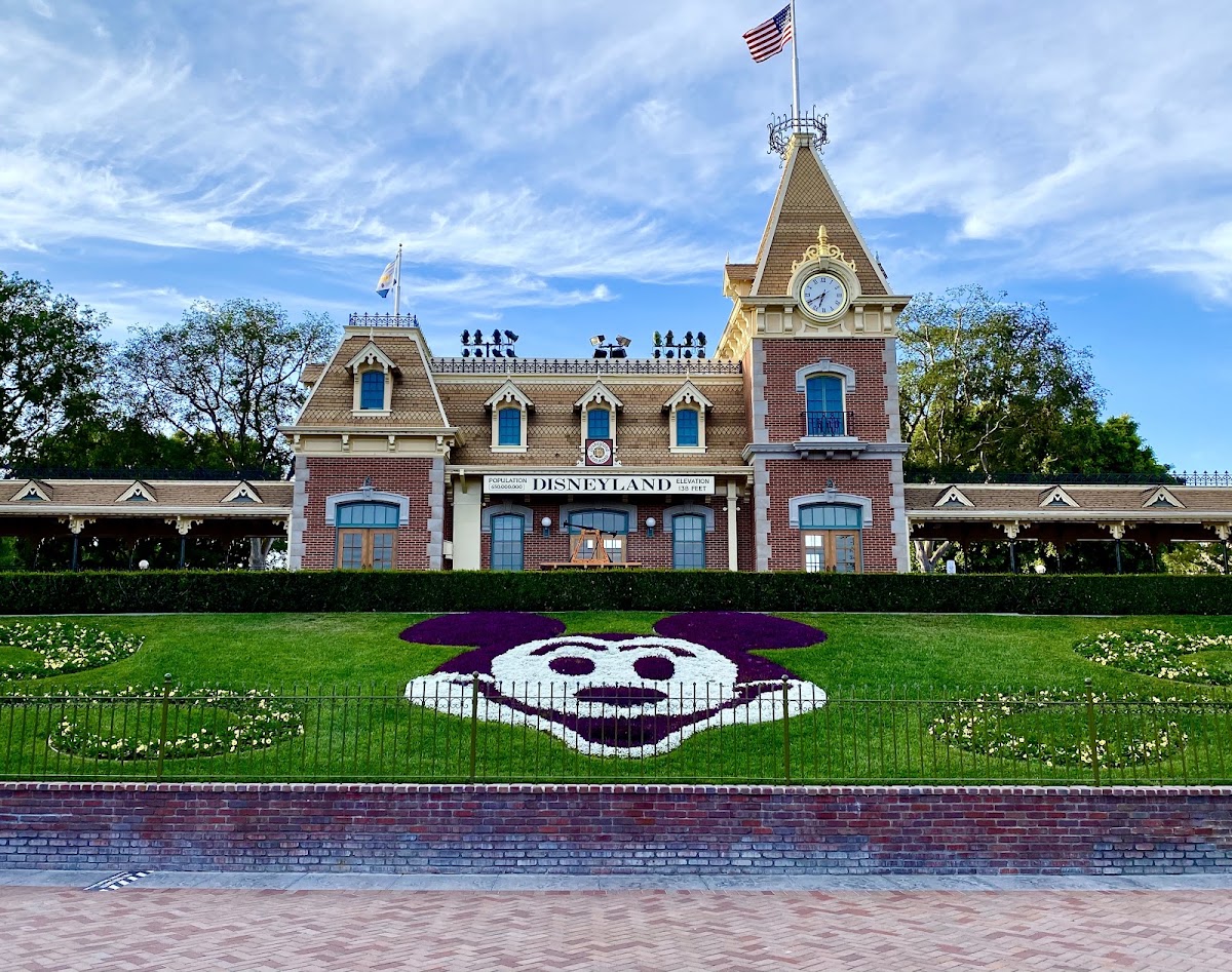 Disneyland Resort — Amusement Center in Anaheim, CA (photo 3 of 3)