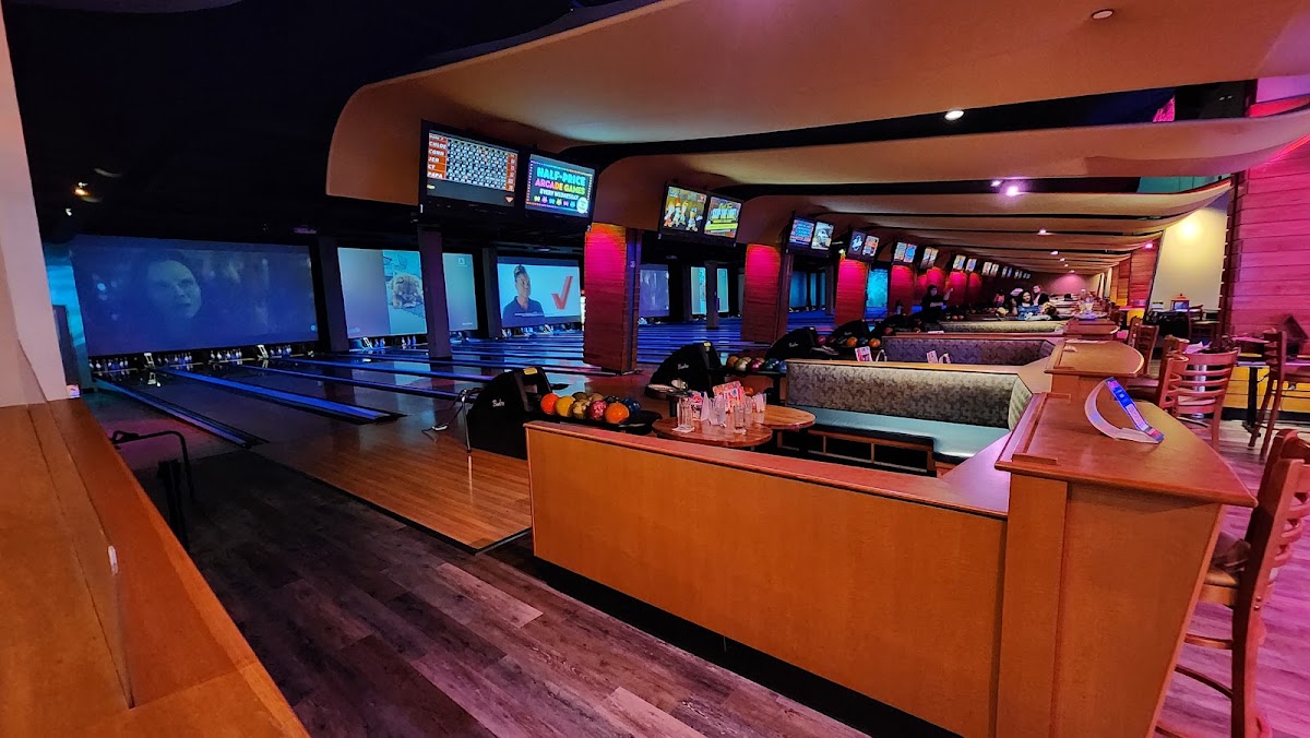 Lucky Strike Anaheim — Bowling Alley in Anaheim, CA (photo 3 of 3)