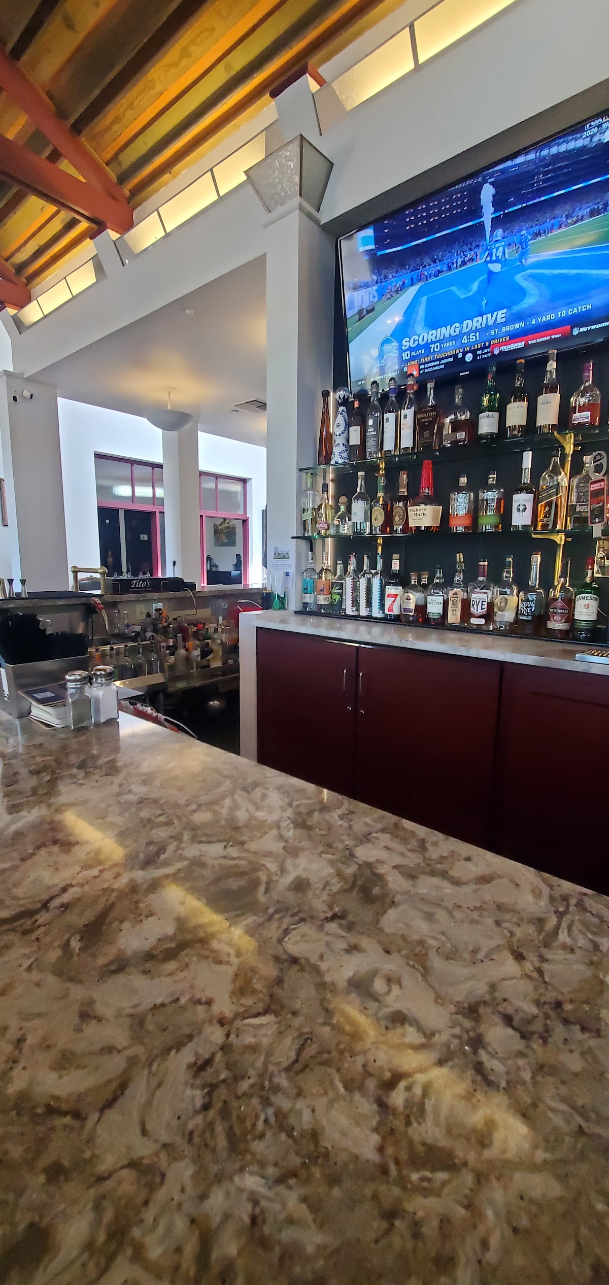 Happy hour: $2 off draft beer at Camps Restaurant