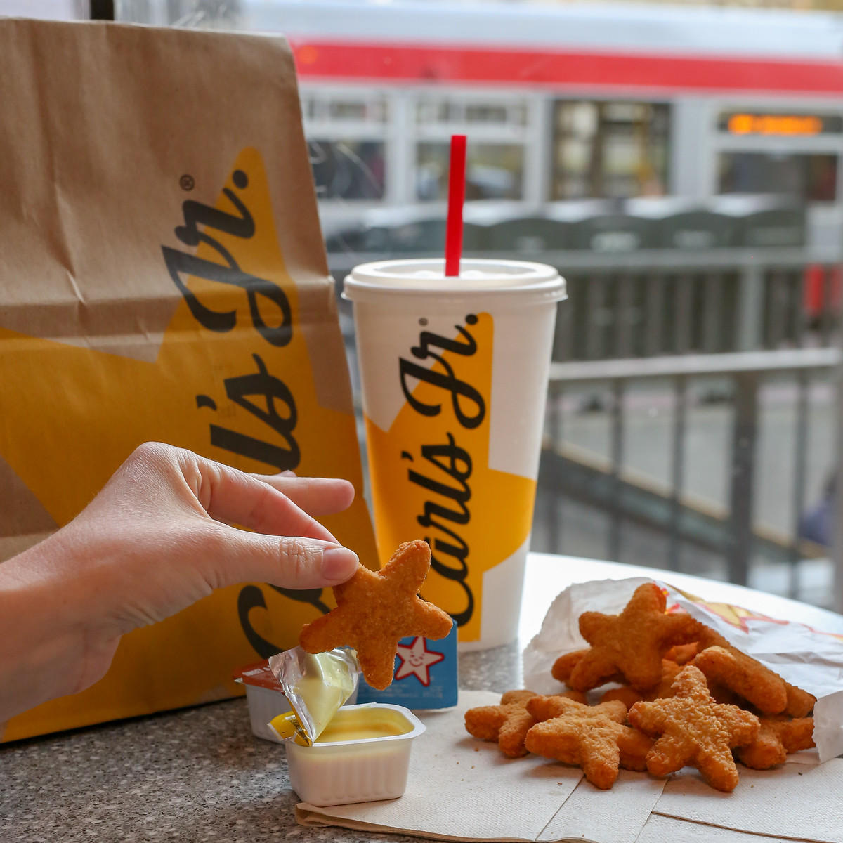 Carl's Jr. — Fast Food Restaurant in Arvin, CA (photo 2 of 3)