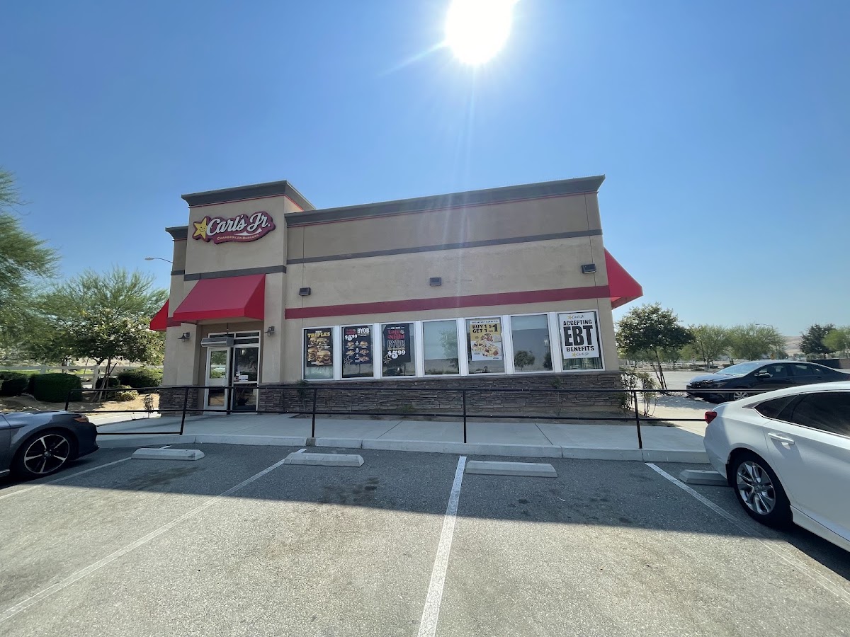 Carl's Jr. — Fast Food Restaurant in Arvin, CA (photo 3 of 3)