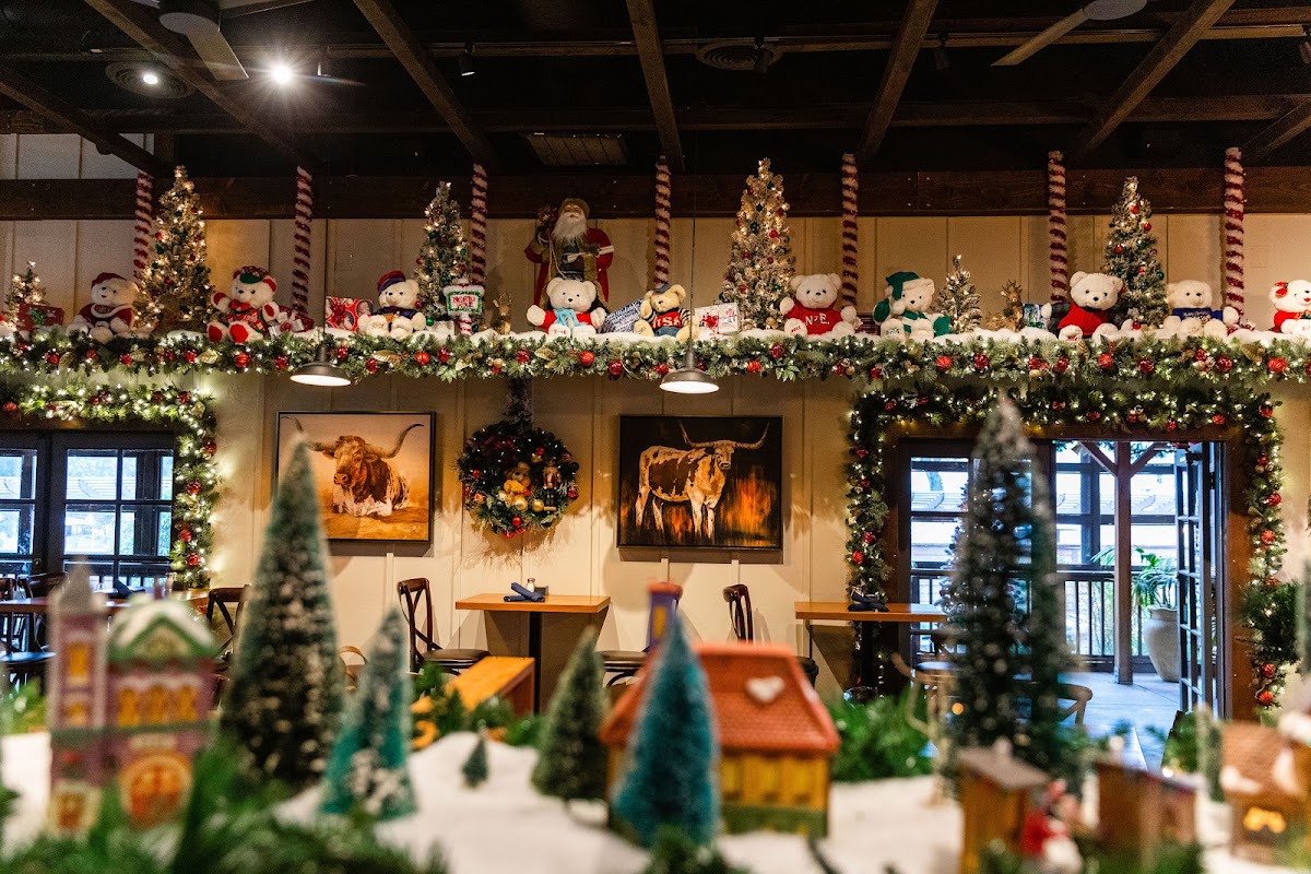 Guest House Grill — Food & Drink in Atascadero, CA