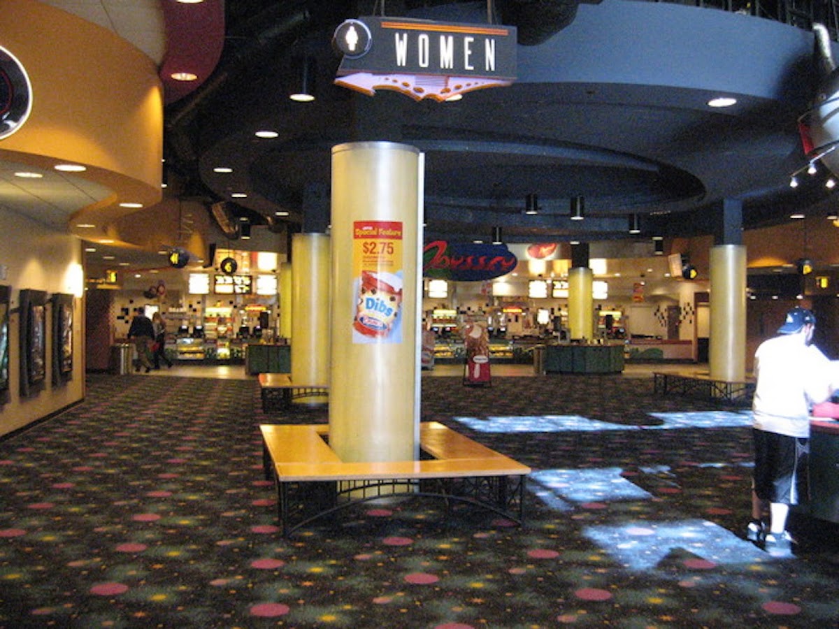 AMC Covina 17 — in Covina, CA