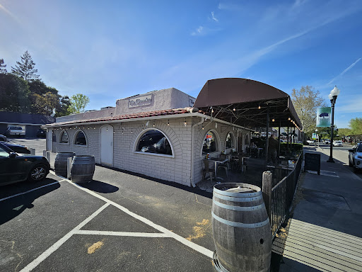 Happy hour at The Growler