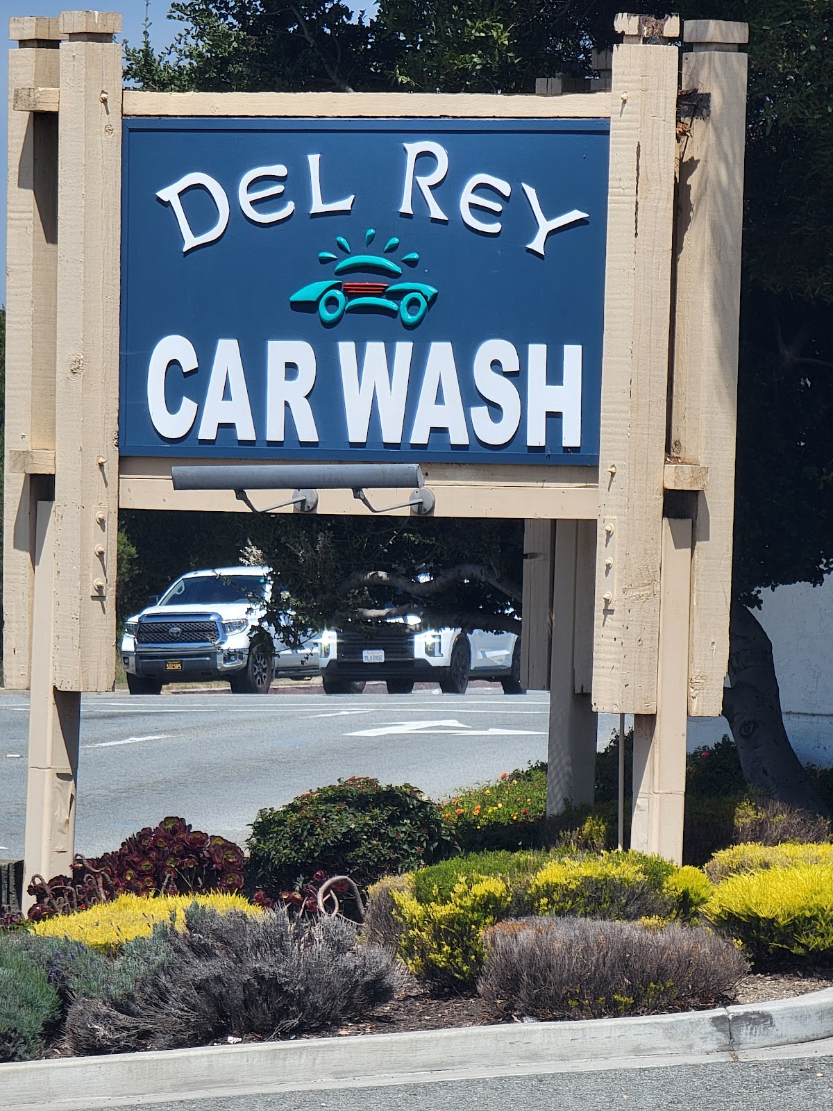 $1 off Super Package at Del Rey Car Wash