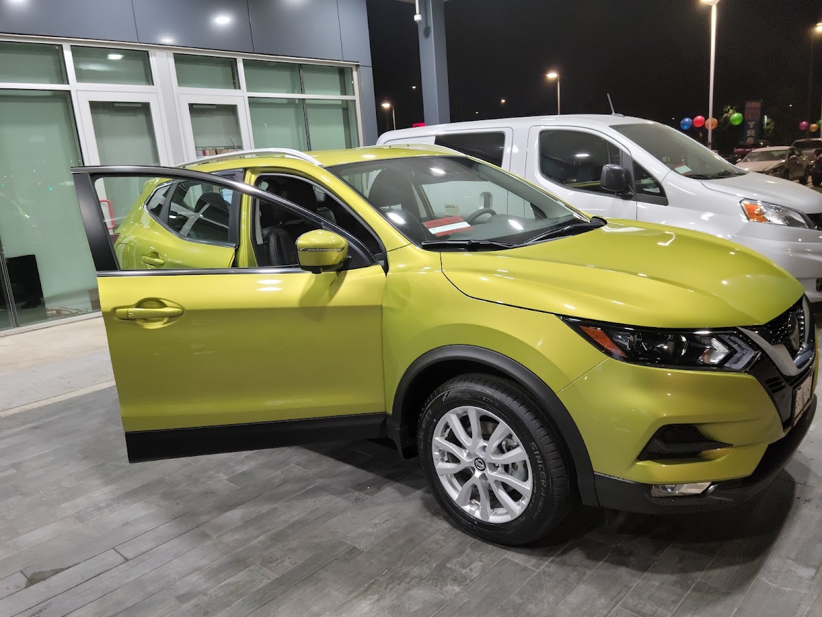 Downey Nissan — Automotive in Downey, CA (photo 3 of 3)
