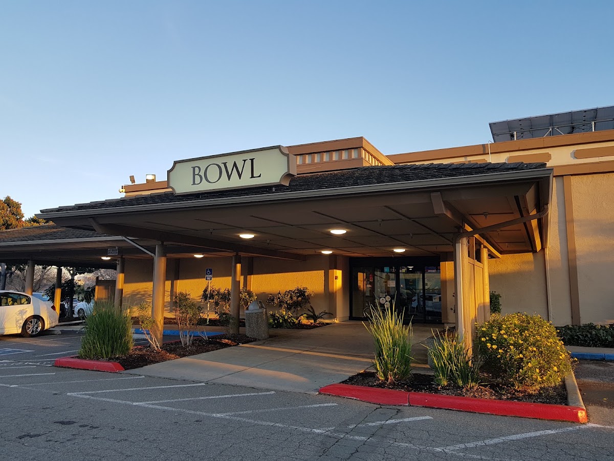 Earl Anthony's Dublin Bowl — Bowling Alley in Dublin, CA (photo 3 of 3)