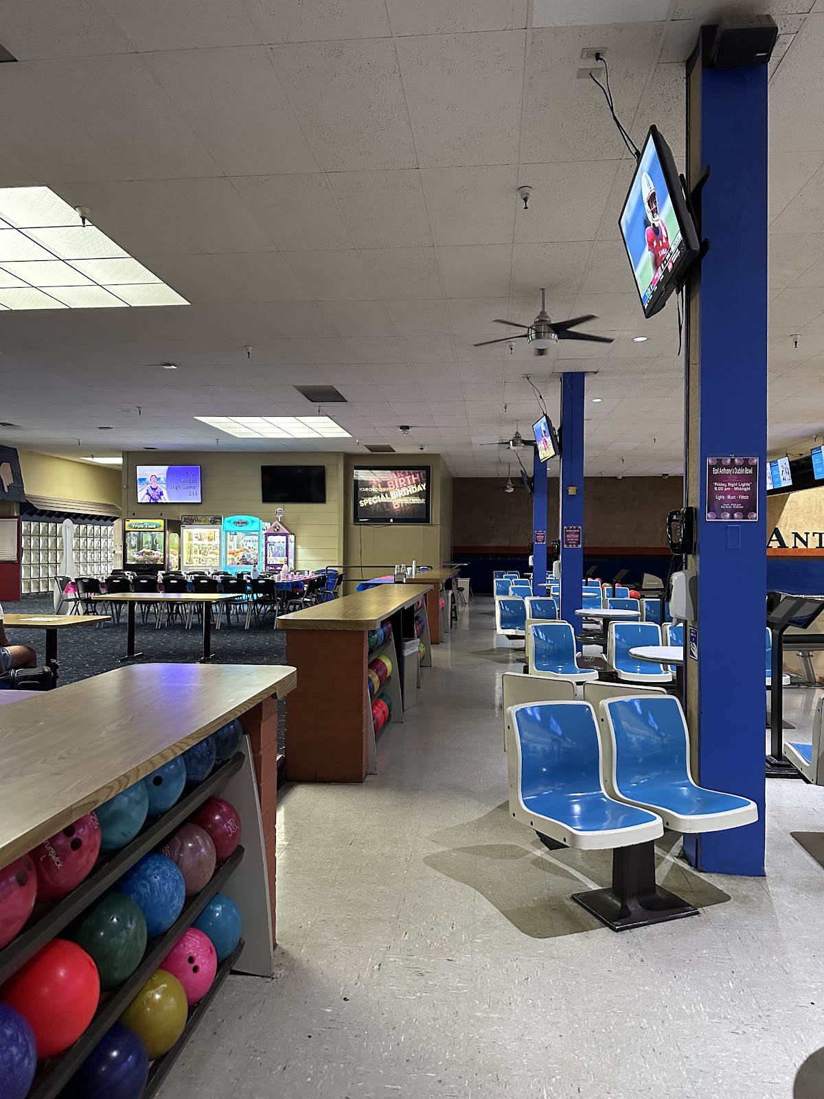 Earl Anthony's Dublin Bowl — Bowling Alley in Dublin, CA (photo 2 of 3)