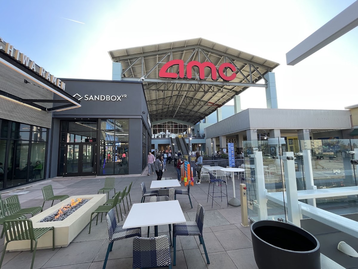 AMC Bay Street 16 — Movie Theater in Emeryville, CA (photo 3 of 3)