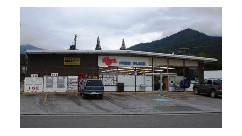 Ray's Food Place — in Etna, CA