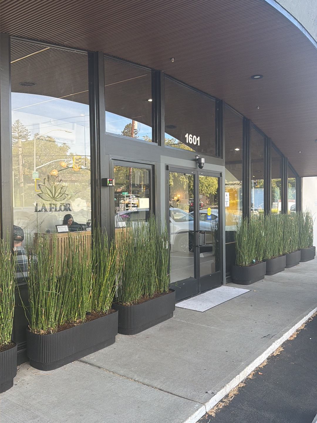 10% off first order for new patients at La Flor