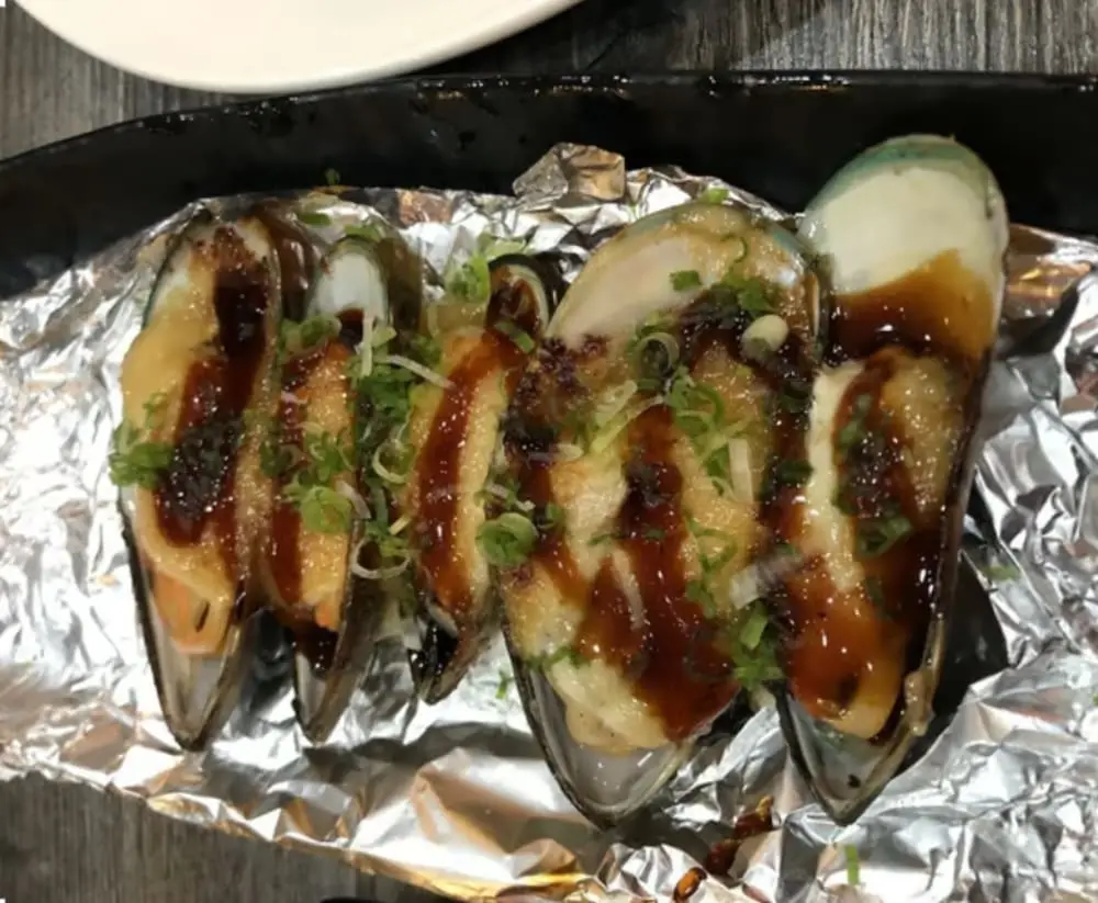 Baked Mussels 5 Pieecs at Aniki's Sushi