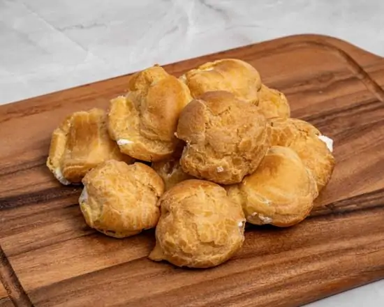 Vanilla Puff at Basquia Bakery