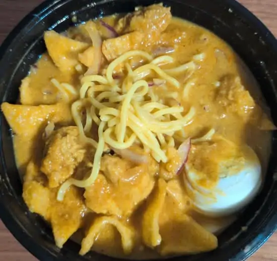 Ohn-no Khao Swè (Coconut Noodle Soup) at Burma Bay Cafe