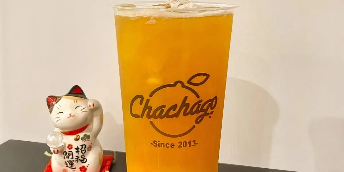 D5 Mango Iced Tea (L) at ChaChaGo