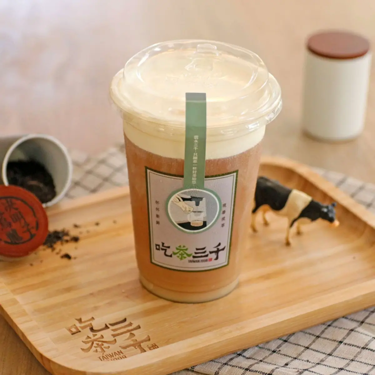 Cassia Black Tea Mousse 決明烏龍奶蓋 at Chicha San Chen 吃茶三千
