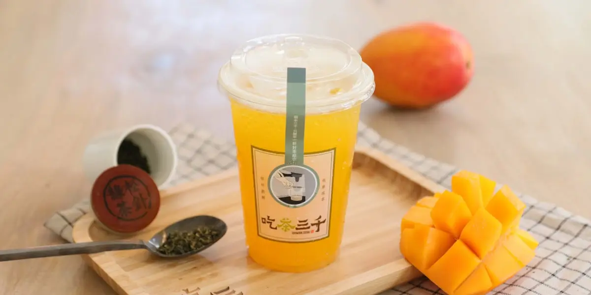 Green Tea with Mango 松針綠茶 + 芒果果露 at Chicha San Chen 吃茶三千