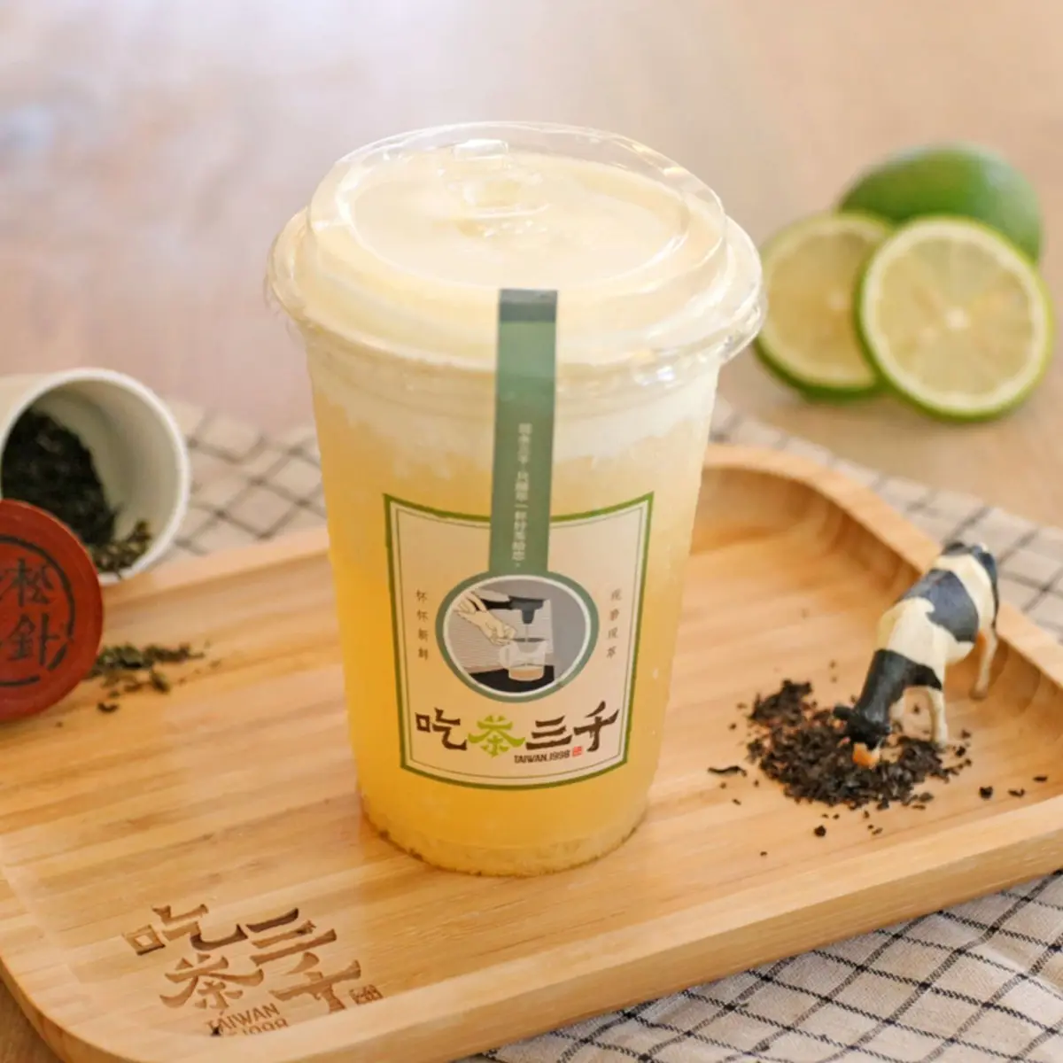 Green Tea with Mousse 松針綠茶 + 奶蓋慕思 at Chicha San Chen 吃茶三千