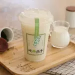 High Mountain Pouchong Tea with Organic Milk 玉露青茶 + 有機鮮奶 at Chicha San Chen 吃茶三千