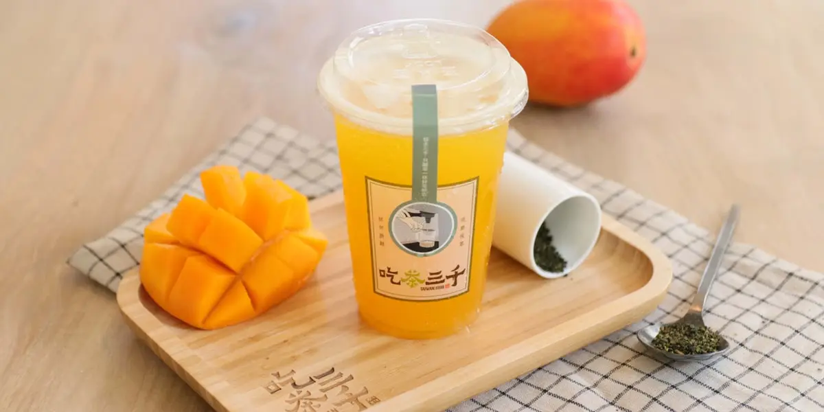 Osmanthus Oolong Tea with Mango 水仙桂花 + 芒果果露 at Chicha San Chen 吃茶三千