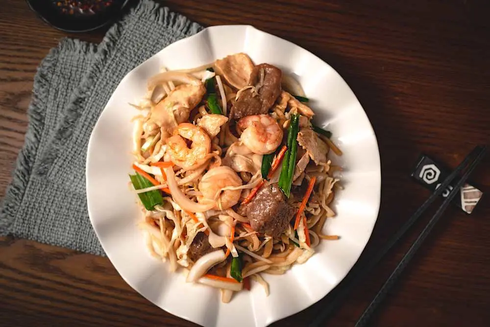 Combination Chow Mein at Din Ding Dumpling House