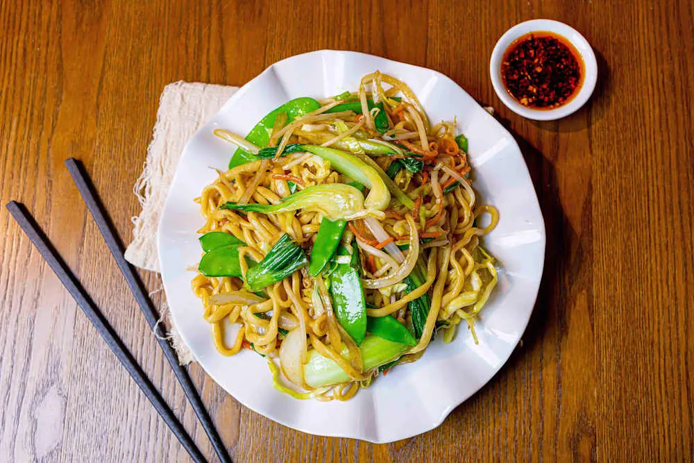 Vegetable Chow Mein at Din Ding Dumpling House