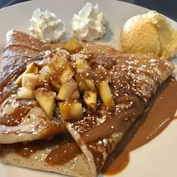 Apple Cinnamon at Frodo Joe's Petit Cafe