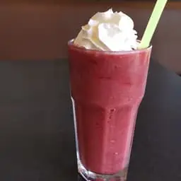 Strawberry Zing Smoothie at Frodo Joe's Petit Cafe