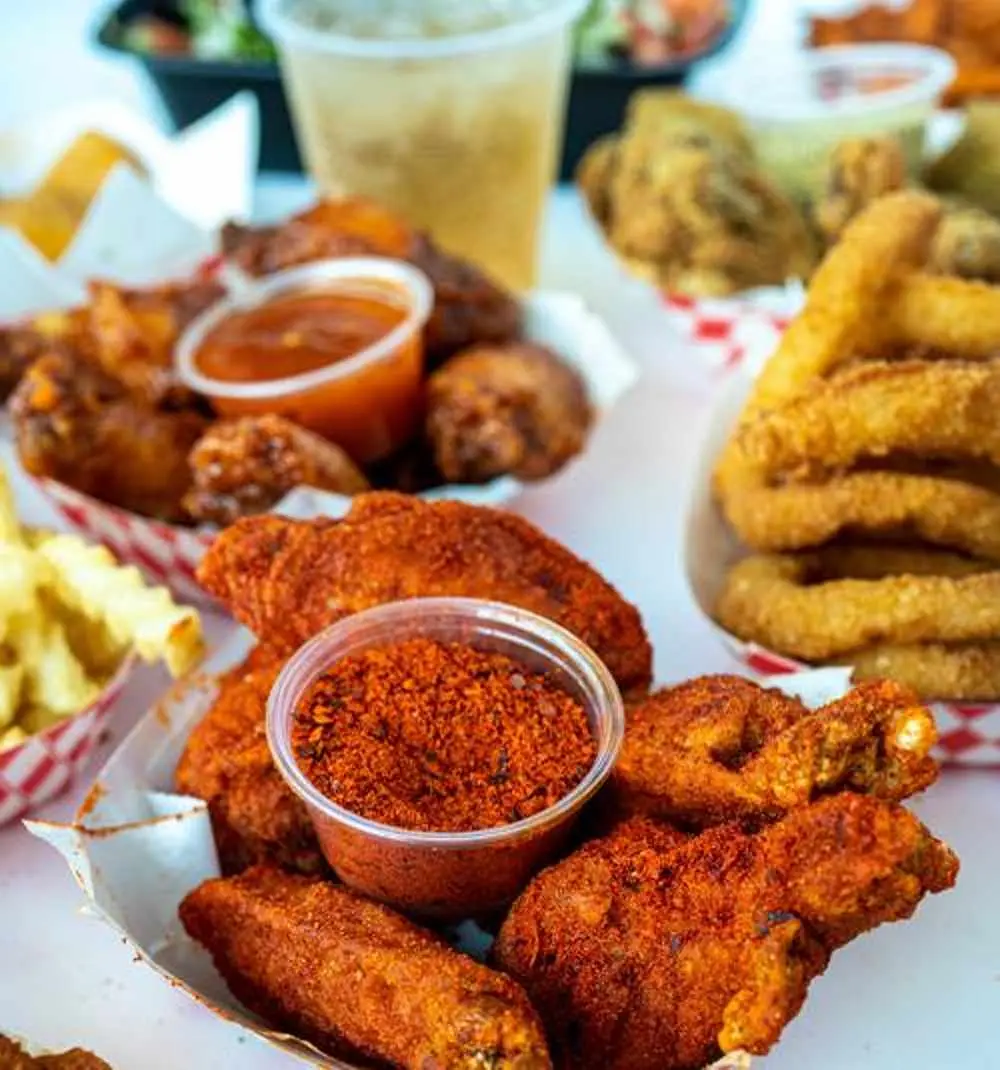 10 Wings + Side + Drink at iniWings