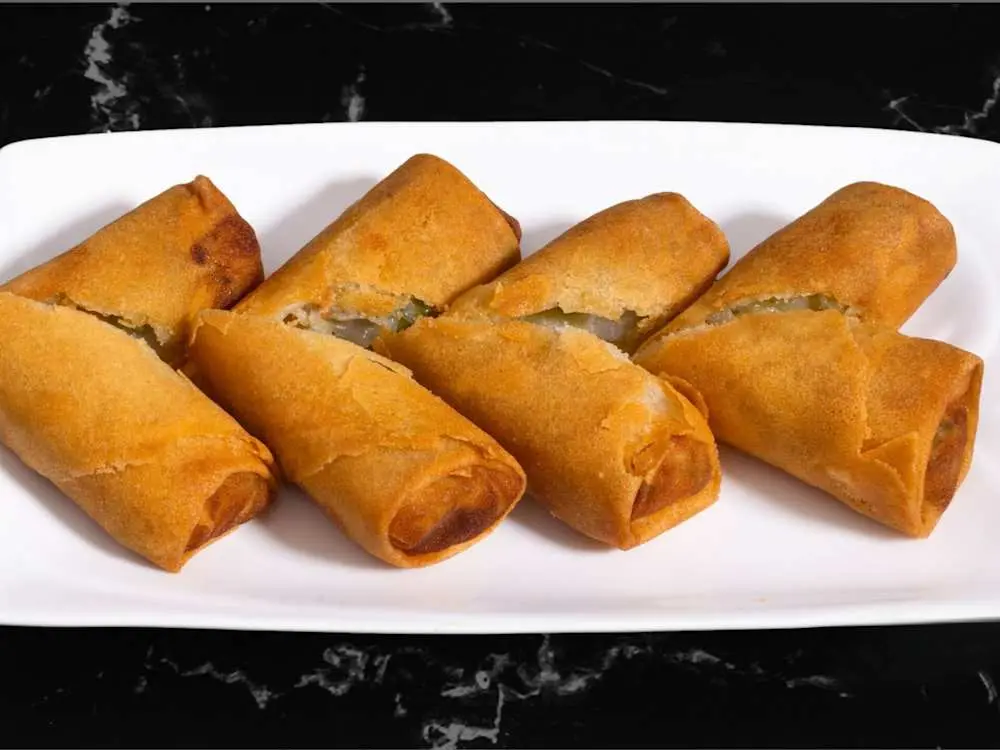 Veggie Spring Roll(4) at M Dumpling