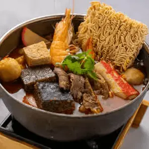 H09. Taiwanese Spicy Pot 台式麻辣鍋 at Milk & Honey Cafe