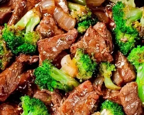 R01. Broccoli Beef 西蘭牛肉 at Milk & Honey Cafe