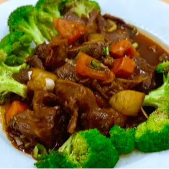 R04. Taiwanese Braised Beef 紅燒牛腩 at Milk & Honey Cafe