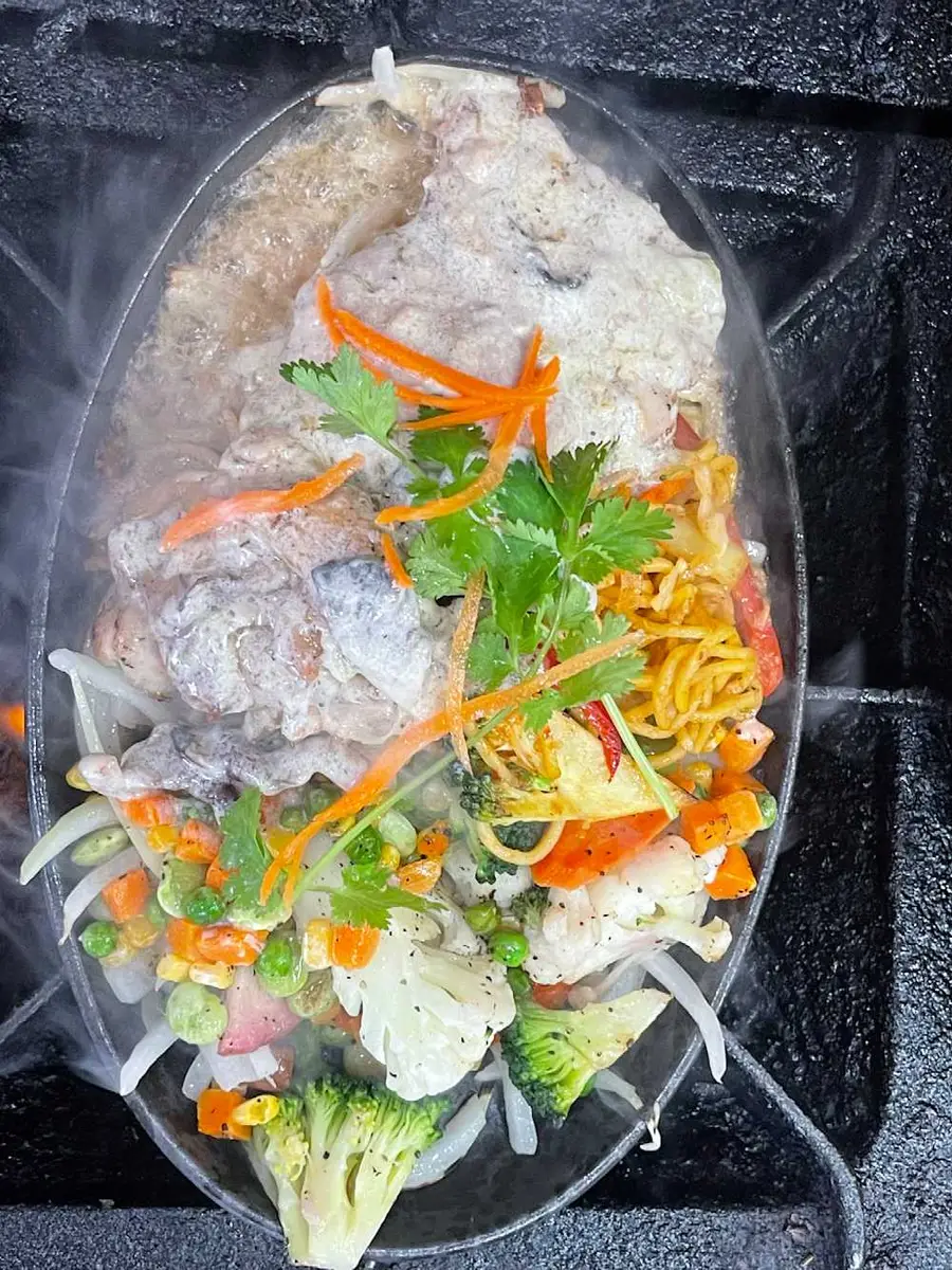 Chicken Sizzler at Momo & Kebab
