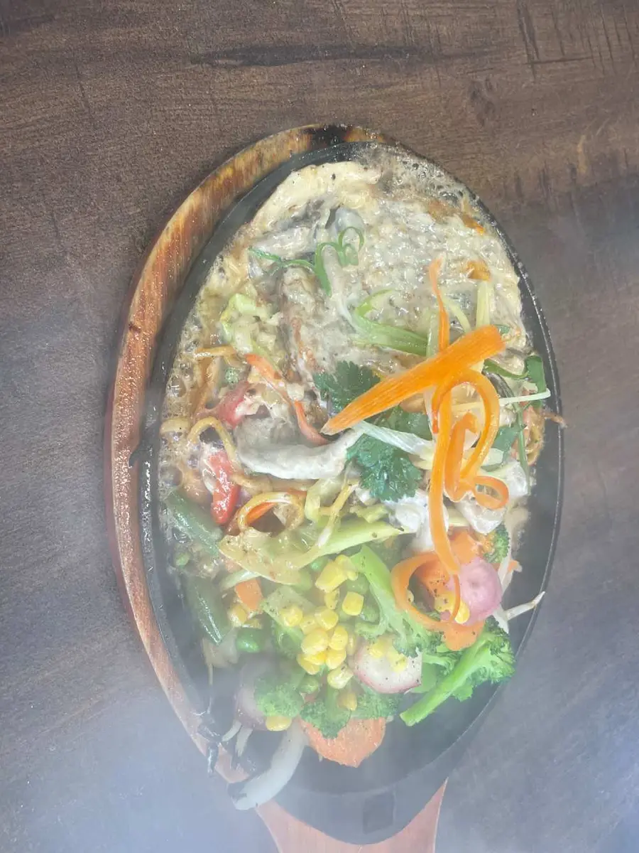 Veggie sizzler at Momo & Kebab