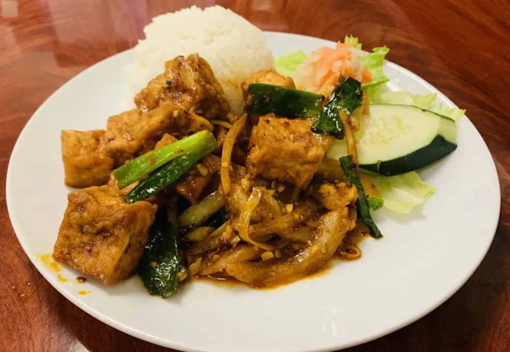 VE5. Spicy Lemongrass and Curry Tofu over Rice at Pho 99